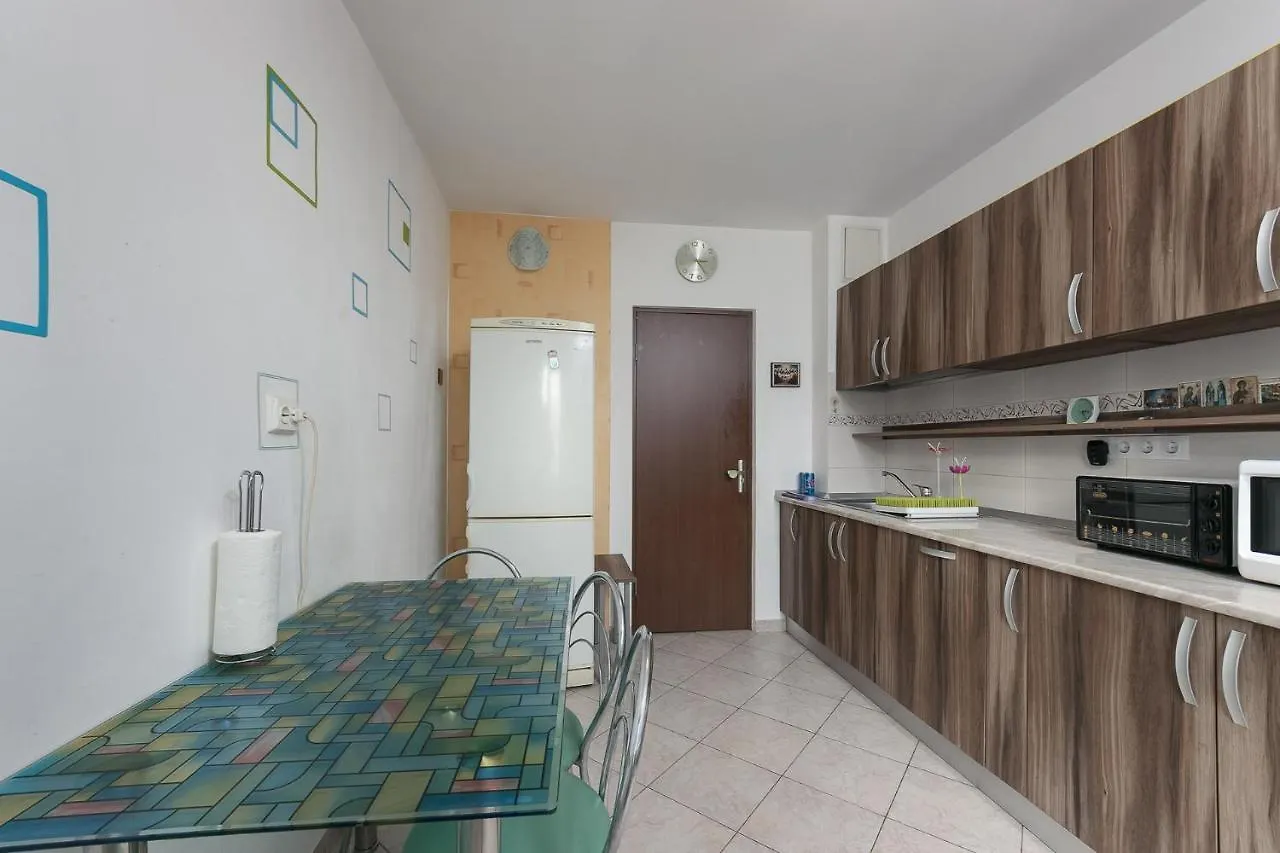 Stone Gate Apartment #2 Bucharest